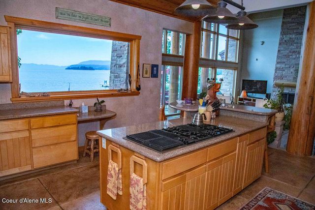 440 Pringle Ave, Hope, ID 83836