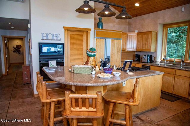440 Pringle Ave, Hope, ID 83836