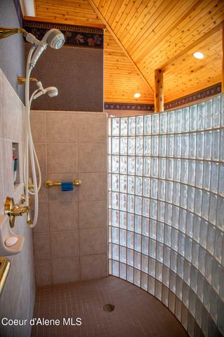 440 Pringle Ave, Hope, ID 83836