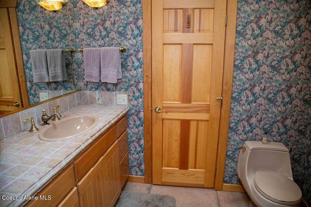440 Pringle Ave, Hope, ID 83836