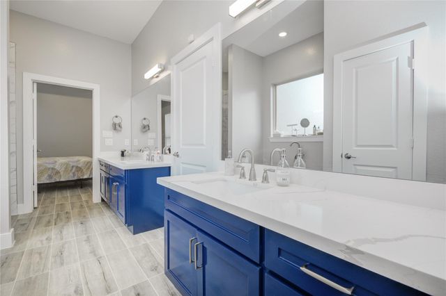 11707 Barwood Bend Drive, Houston, TX 77065