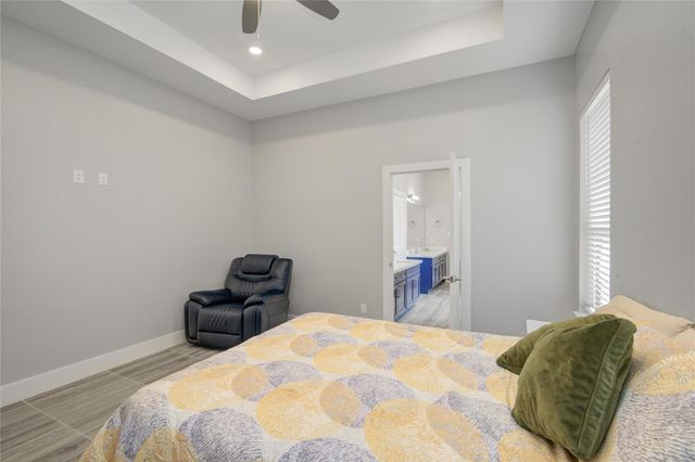 11707 Barwood Bend Drive, Houston, TX 77065