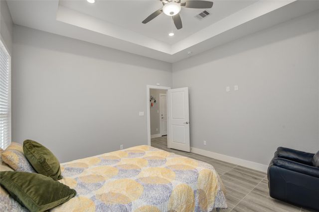 11707 Barwood Bend Drive, Houston, TX 77065