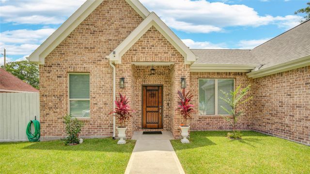 11707 Barwood Bend Drive, Houston, TX 77065