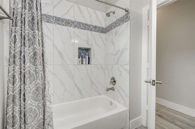 11707 Barwood Bend Drive, Houston, TX 77065