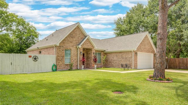 11707 Barwood Bend Drive, Houston, TX 77065