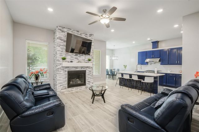 11707 Barwood Bend Drive, Houston, TX 77065