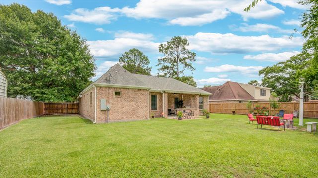 11707 Barwood Bend Drive, Houston, TX 77065
