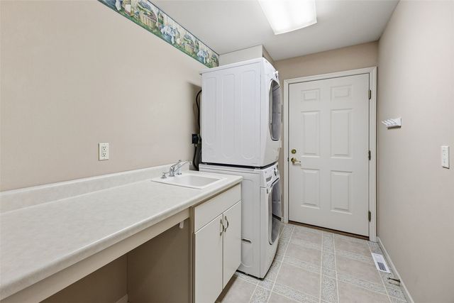 3801 Willowbend Court NE, Cedar Rapids, IA 52411