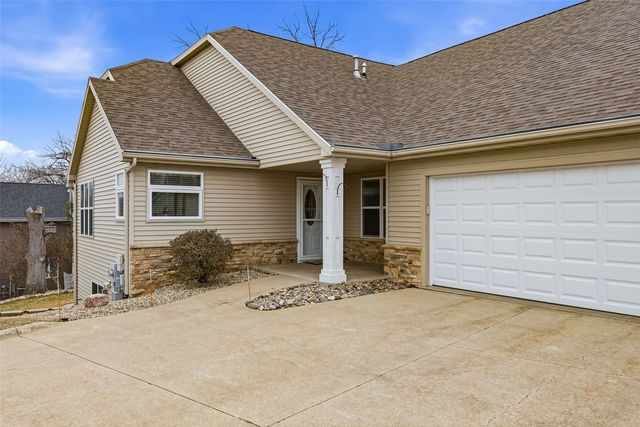 3801 Willowbend Court NE, Cedar Rapids, IA 52411