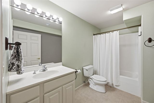 3801 Willowbend Court NE, Cedar Rapids, IA 52411