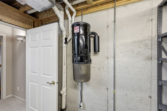 3801 Willowbend Court NE, Cedar Rapids, IA 52411