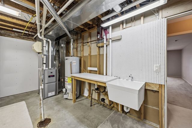 3801 Willowbend Court NE, Cedar Rapids, IA 52411