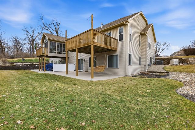 3801 Willowbend Court NE, Cedar Rapids, IA 52411