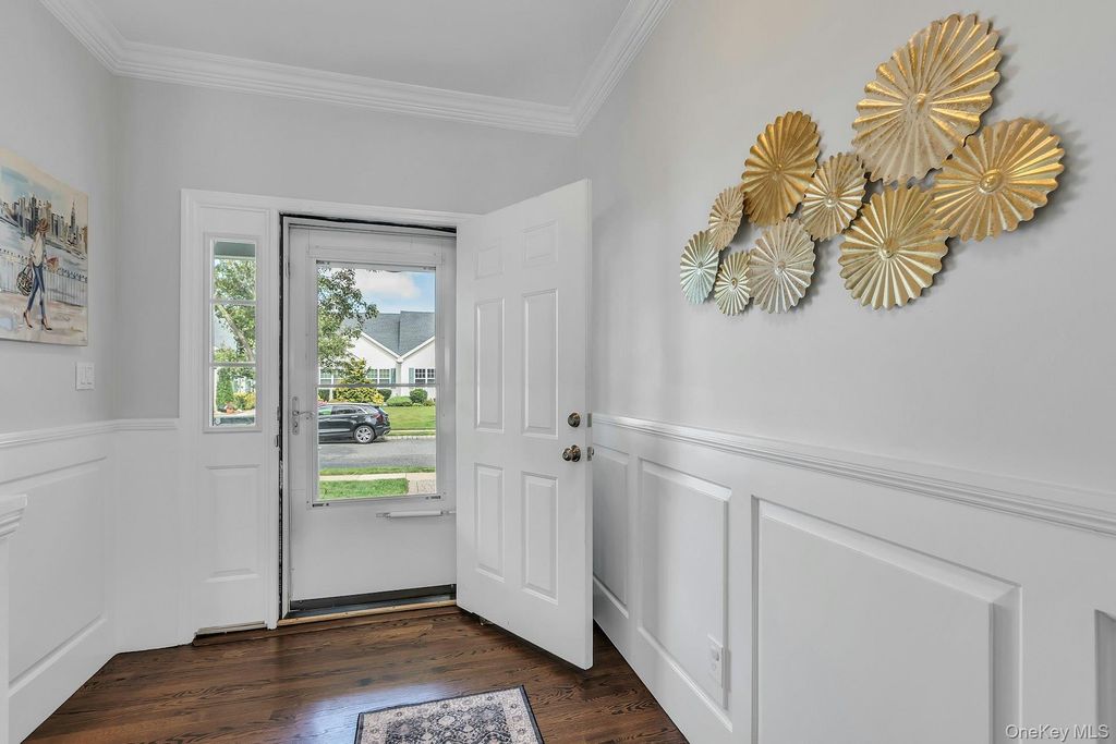 140 Rivendell Court, Melville, NY 11747 — photo 3