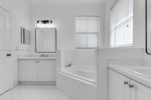 925 SW 152nd Ct, Miami, FL 33194