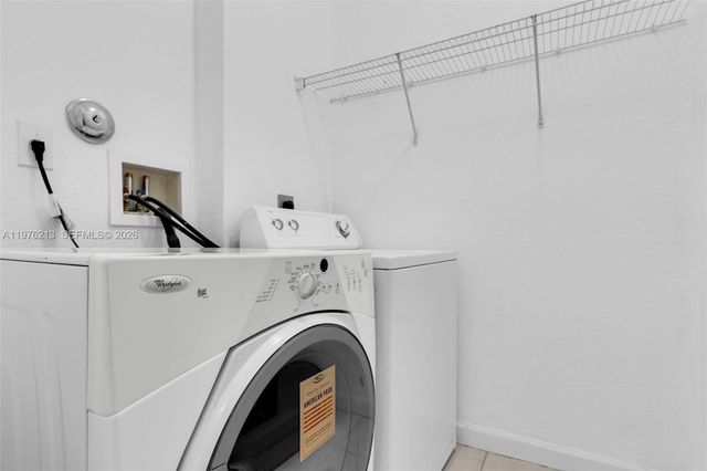 925 SW 152nd Ct, Miami, FL 33194