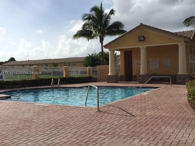 925 SW 152nd Ct, Miami, FL 33194