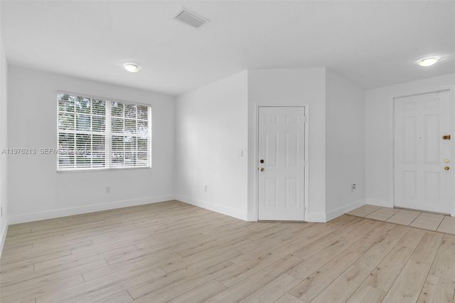 925 SW 152nd Ct, Miami, FL 33194