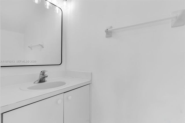 925 SW 152nd Ct, Miami, FL 33194