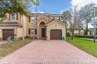 925 SW 152nd Ct, Miami, FL 33194