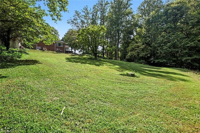 317 Lucinda Lane, Kernersville, NC 27284