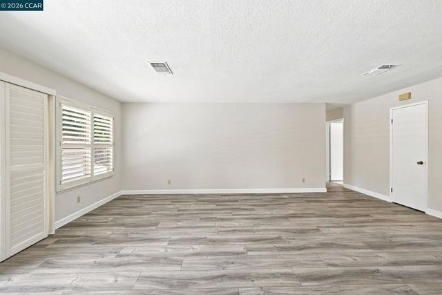 1284 Pinecrest Dr, Concord, CA 94521