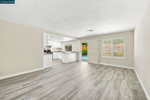 1284 Pinecrest Dr, Concord, CA 94521