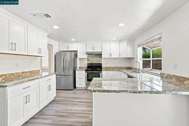 1284 Pinecrest Dr, Concord, CA 94521