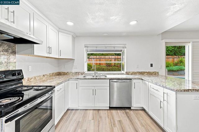 1284 Pinecrest Dr, Concord, CA 94521