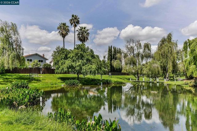 1284 Pinecrest Dr, Concord, CA 94521