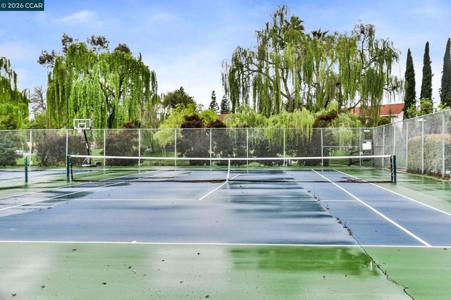 1284 Pinecrest Dr, Concord, CA 94521
