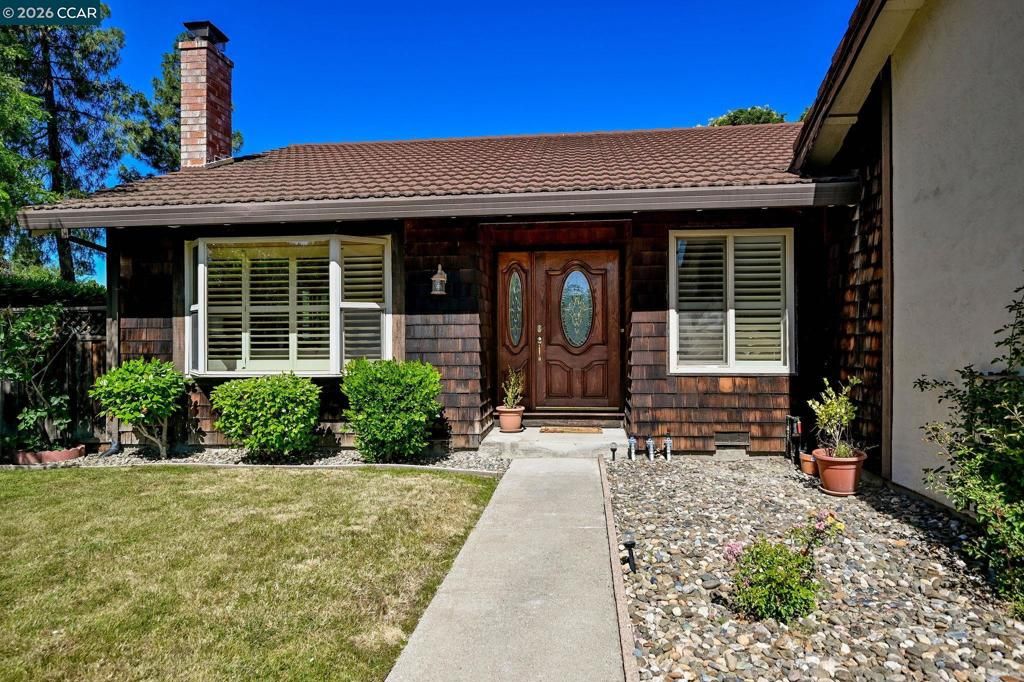 1284 Pinecrest Dr, Concord, CA 94521