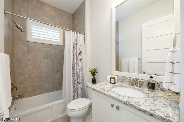 6466 Warwick AVE, Naples, FL 34113