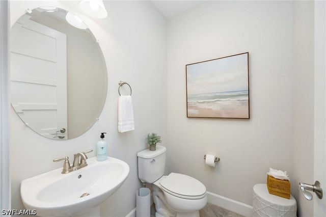 6466 Warwick AVE, Naples, FL 34113