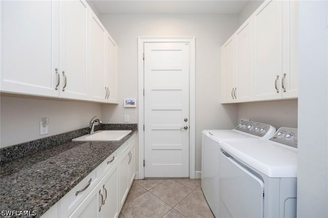 6466 Warwick AVE, Naples, FL 34113