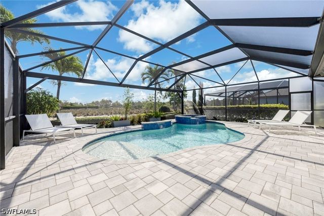 6466 Warwick AVE, Naples, FL 34113