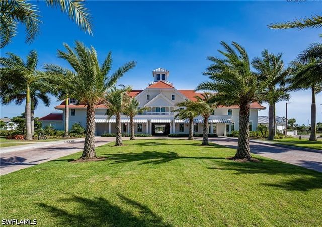 6466 Warwick AVE, Naples, FL 34113