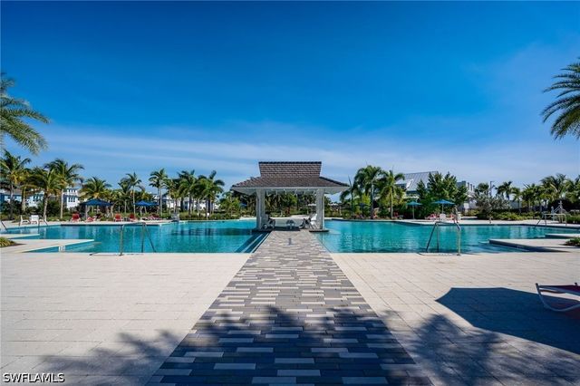 6466 Warwick AVE, Naples, FL 34113