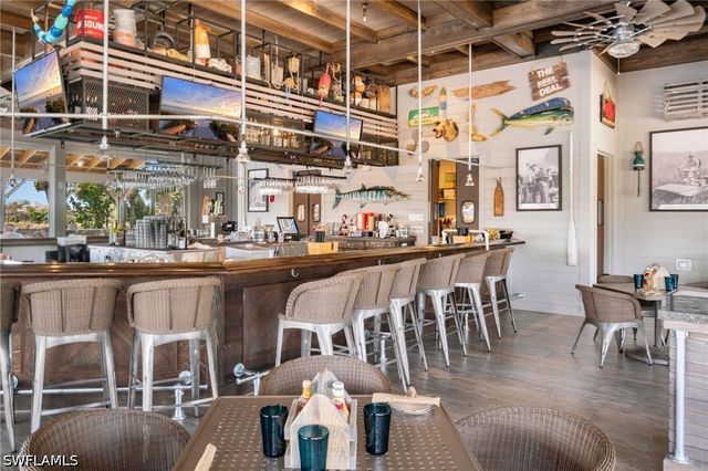 6466 Warwick AVE, Naples, FL 34113