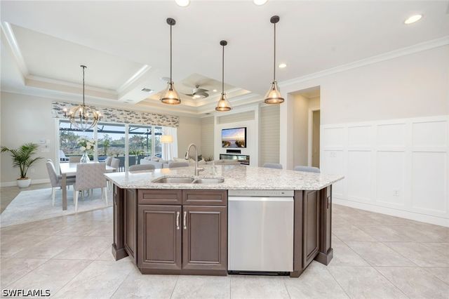 6466 Warwick AVE, Naples, FL 34113