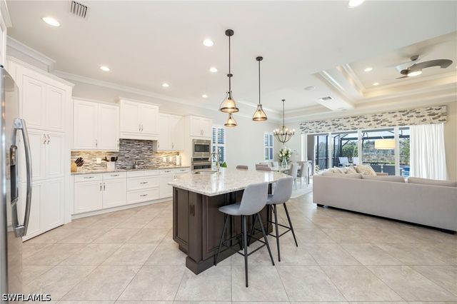 6466 Warwick AVE, Naples, FL 34113