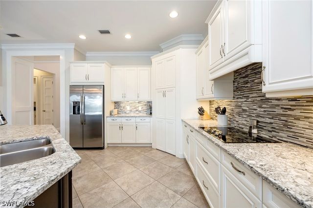 6466 Warwick AVE, Naples, FL 34113