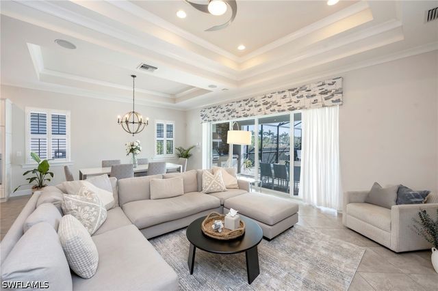 6466 Warwick AVE, Naples, FL 34113