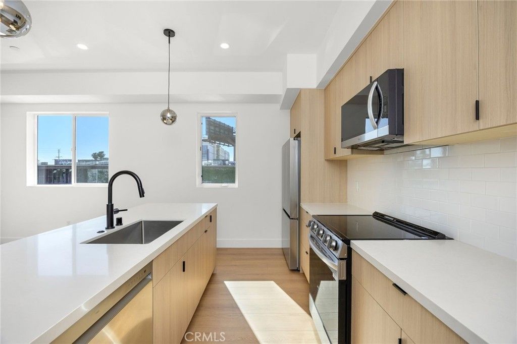 6239 Banner Avenue, Los Angeles, CA 90038 — photo 2
