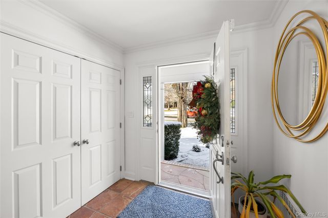 467 Hempstead Avenue, Rockville Centre, NY 11570