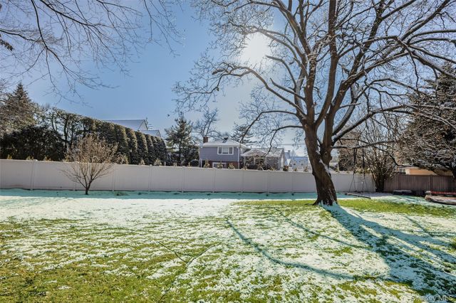 467 Hempstead Avenue, Rockville Centre, NY 11570