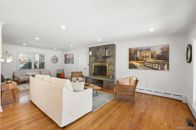 467 Hempstead Avenue, Rockville Centre, NY 11570