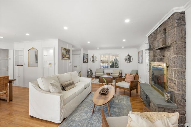 467 Hempstead Avenue, Rockville Centre, NY 11570