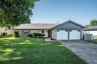 808 Ridge Drive, Bedford, TX 76021